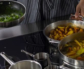 chef-free-zone-induction-indirect-cooking-e-XP_700-900-electrolux-professional-dim-800x1600-1-330x270-2.jpg